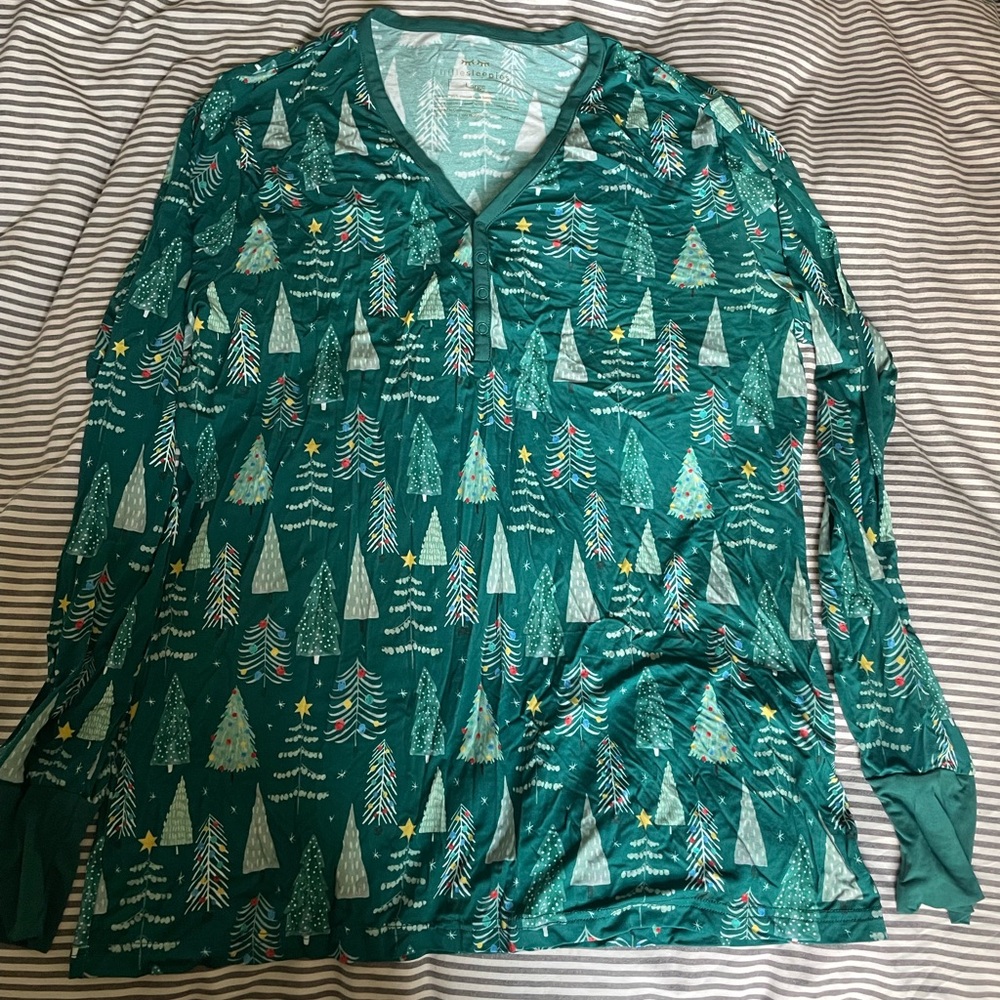 Little Sleepies Women’s Festive Green Tree Print Long Sleeve Pajama Top Large